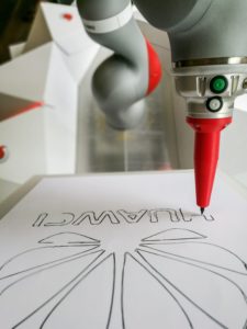 Drawing robot arm